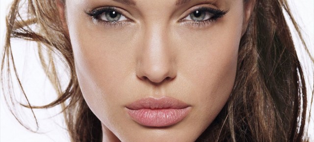 angelina-jolie-640x290.jpg