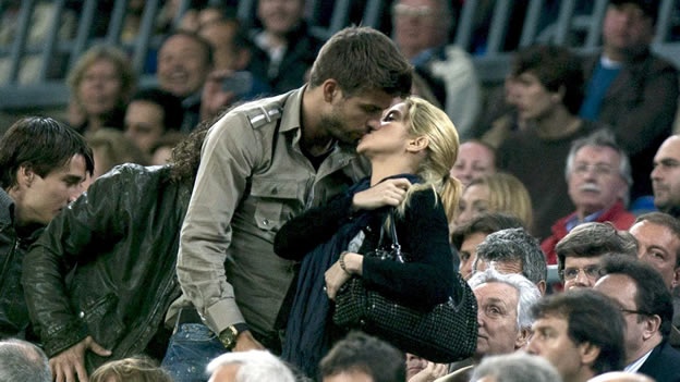 shakira-pique-beso.jpg