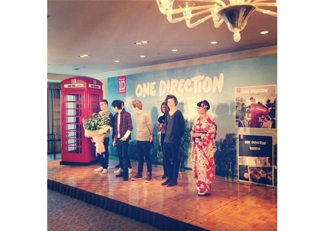 Onedirection-tokio.jpg