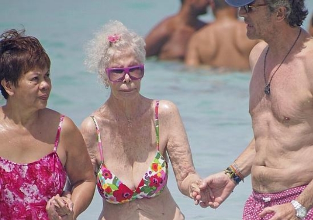 duquesadealba-formentera-bikini.jpg