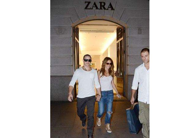 jenniferlopez-zara.jpg
