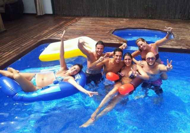 jessica-kiko-ales-piscina.jpg