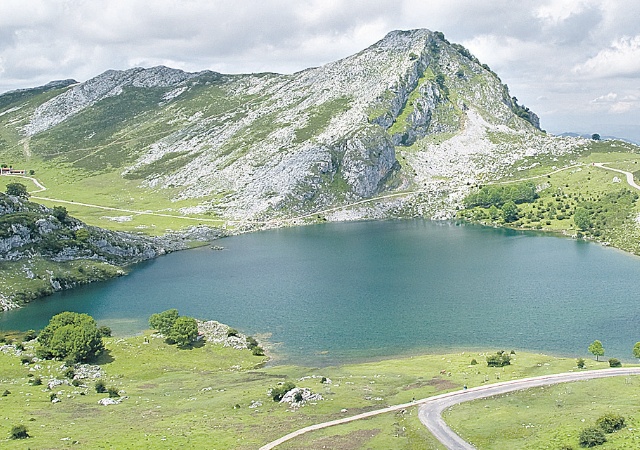 lagosdecovadonga.jpg