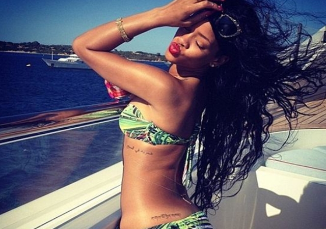 rihanna-twiter.jpg