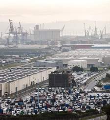 PuertoBilbaoHuelgaCamionesEFE225.jpg