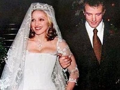 /imag/businessinsider/2012/09/12/the-12-most-expensive-celebrity-wedding-gowns-of-all-time.jpg
