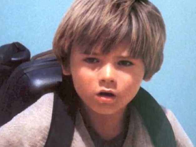 /imag/businessinsider/2012/11/14/heres-what-jake-lloydthe-boy-who-played-anakin-skywalker-in-star-warslooks-like-today.jpg