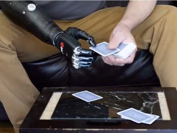 /imag/businessinsider/2013/03/12/this-mans-bionic-hand-looks-like-something-out-of-the-terminator.jpg