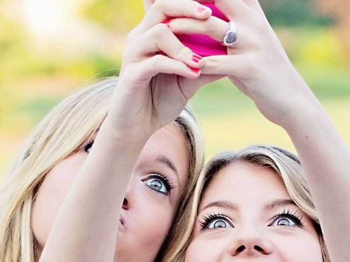 /imag/businessinsider/2013/03/15/cops-are-involved-after-naked-snapchat-photos-of-high-school-girls-show-up-on-instagram.jpg