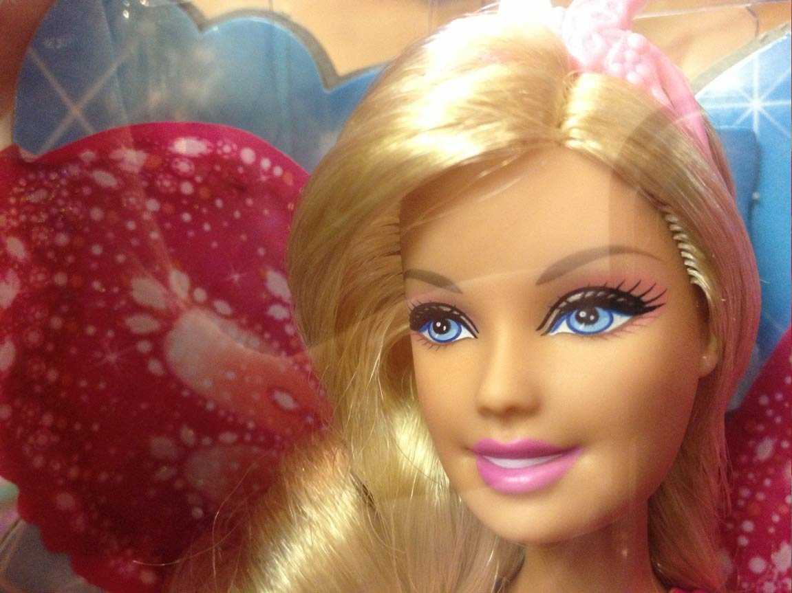 /imag/businessinsider/2013/04/13/what-barbie-disney-and-the-bratz-dolls-look-like-without-makeup.jpg