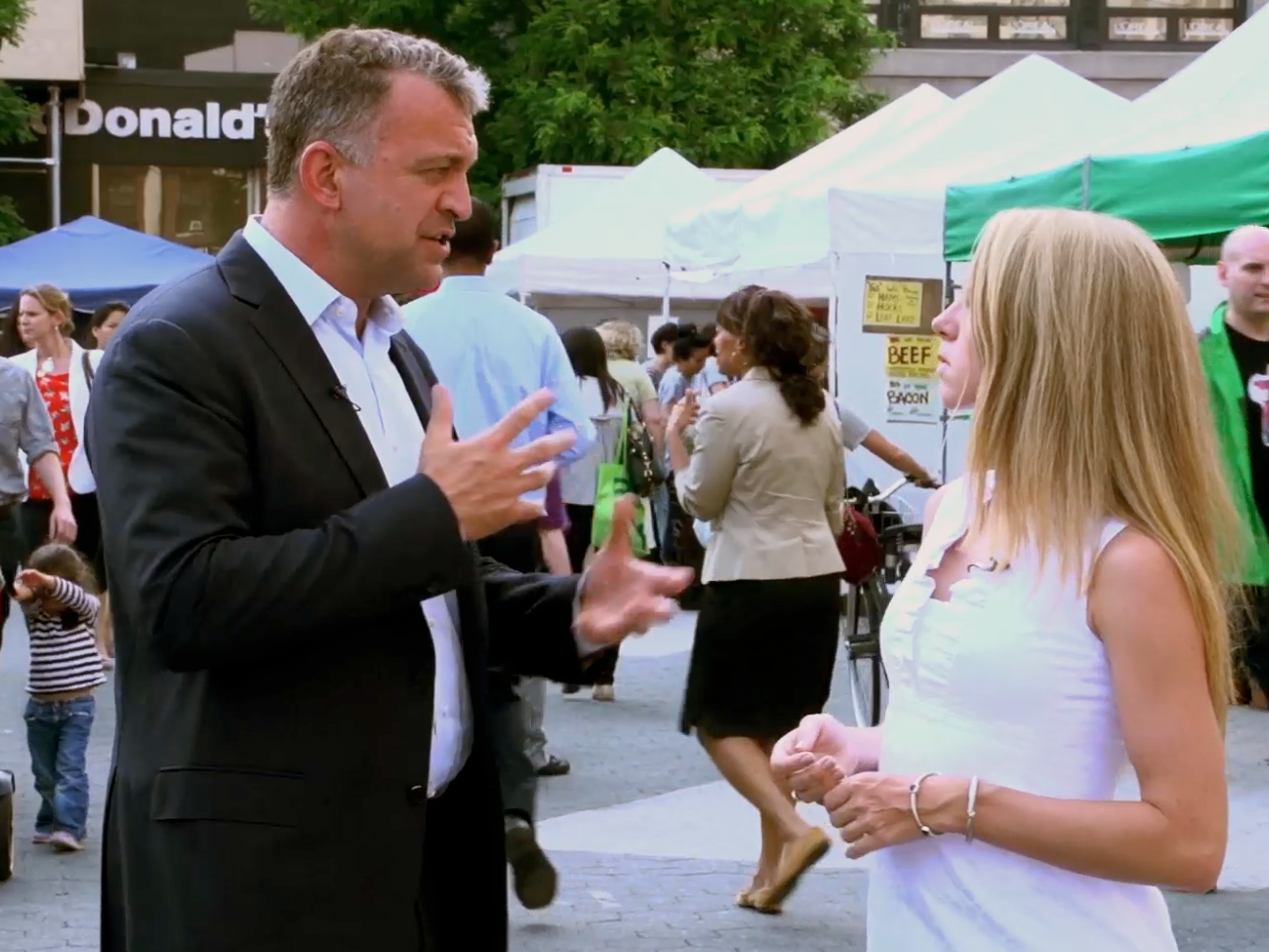 /imag/businessinsider/2013/06/24/we-checked-out-the-union-square-farmers-market-with-msnbc-host-turned-farmer-dylan-ratigan.jpg