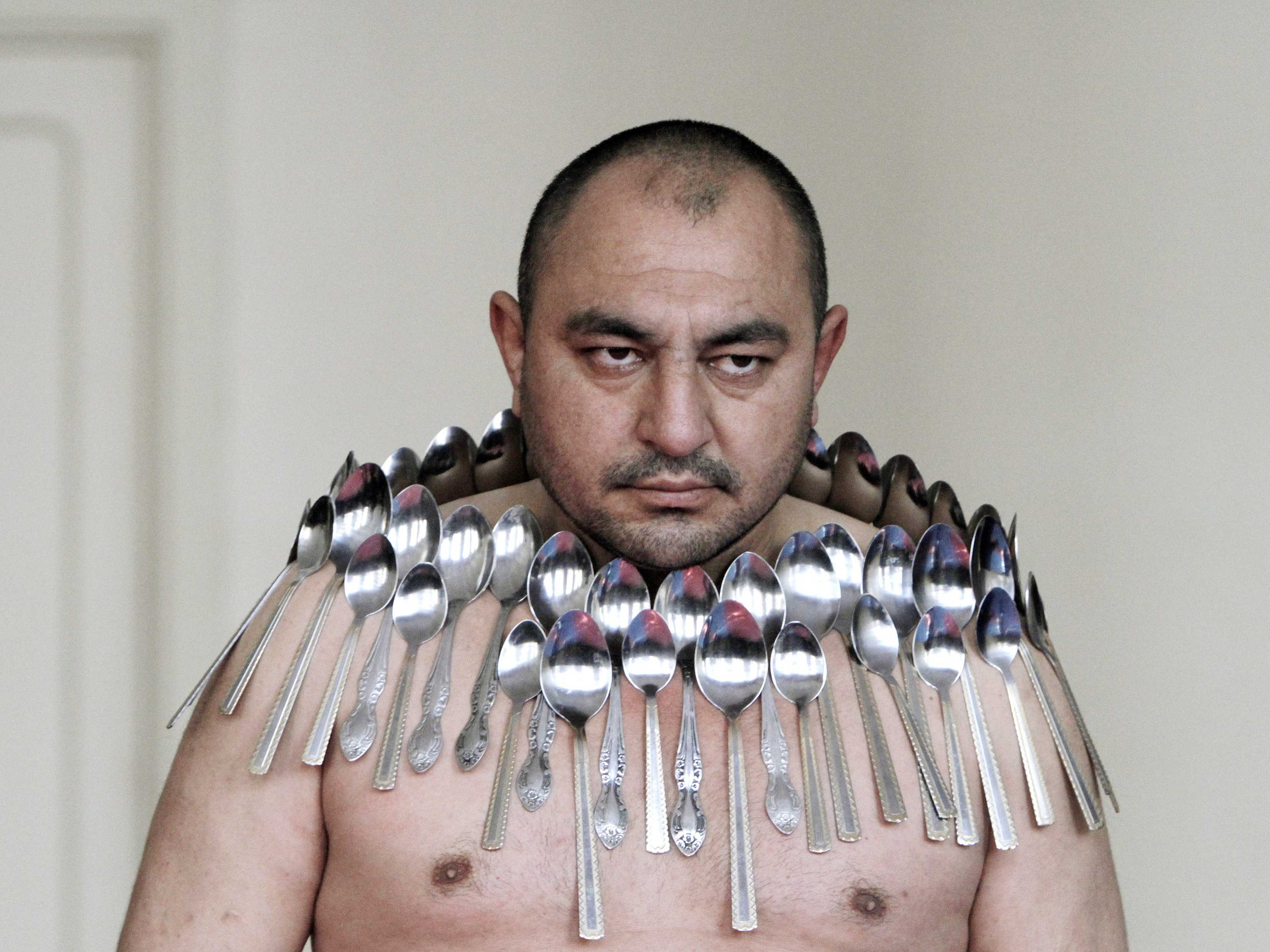 /imag/businessinsider/2013/08/12/the-15-weirdest-guinness-world-records.jpg