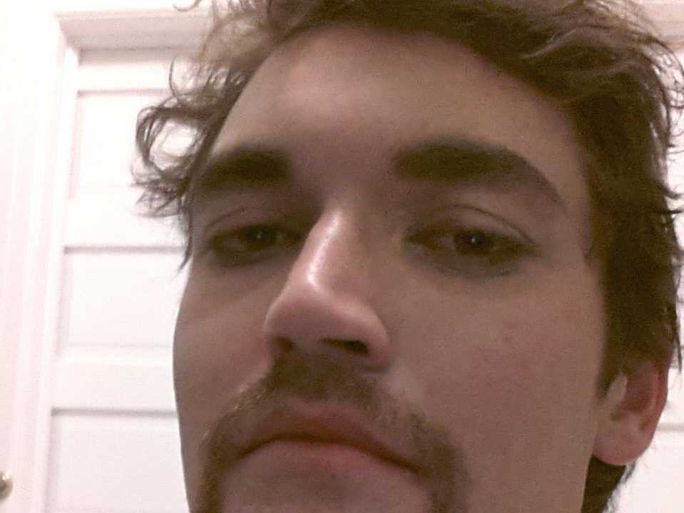 /imag/businessinsider/2013/10/03/meet-ross-ulbricht-the-brilliant-alleged-mastermind-of-silk-road.jpg