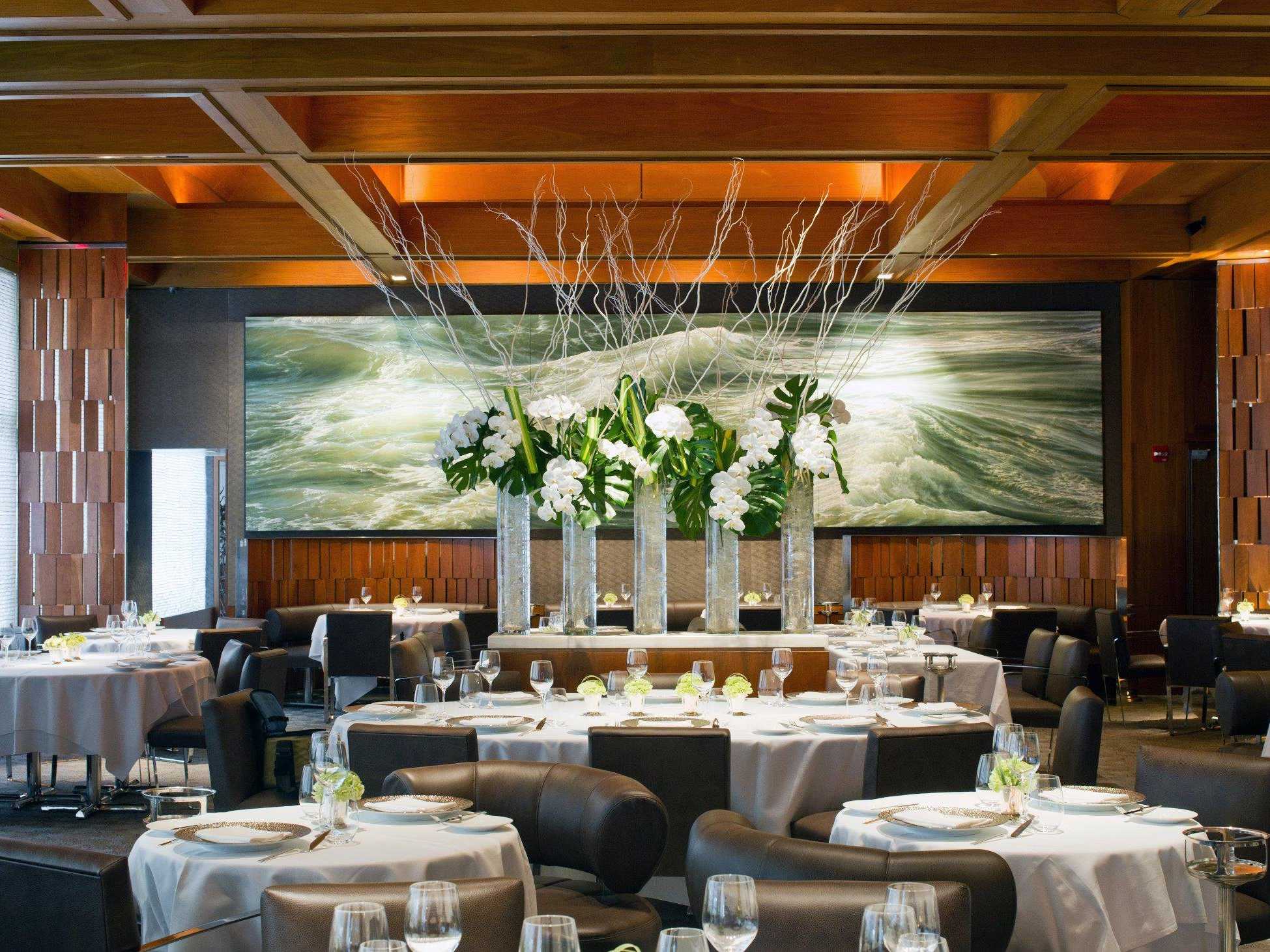/imag/businessinsider/2013/10/18/a-food-critic-shares-his-best-tips-for-dining-at-fancy-restaurants.jpg