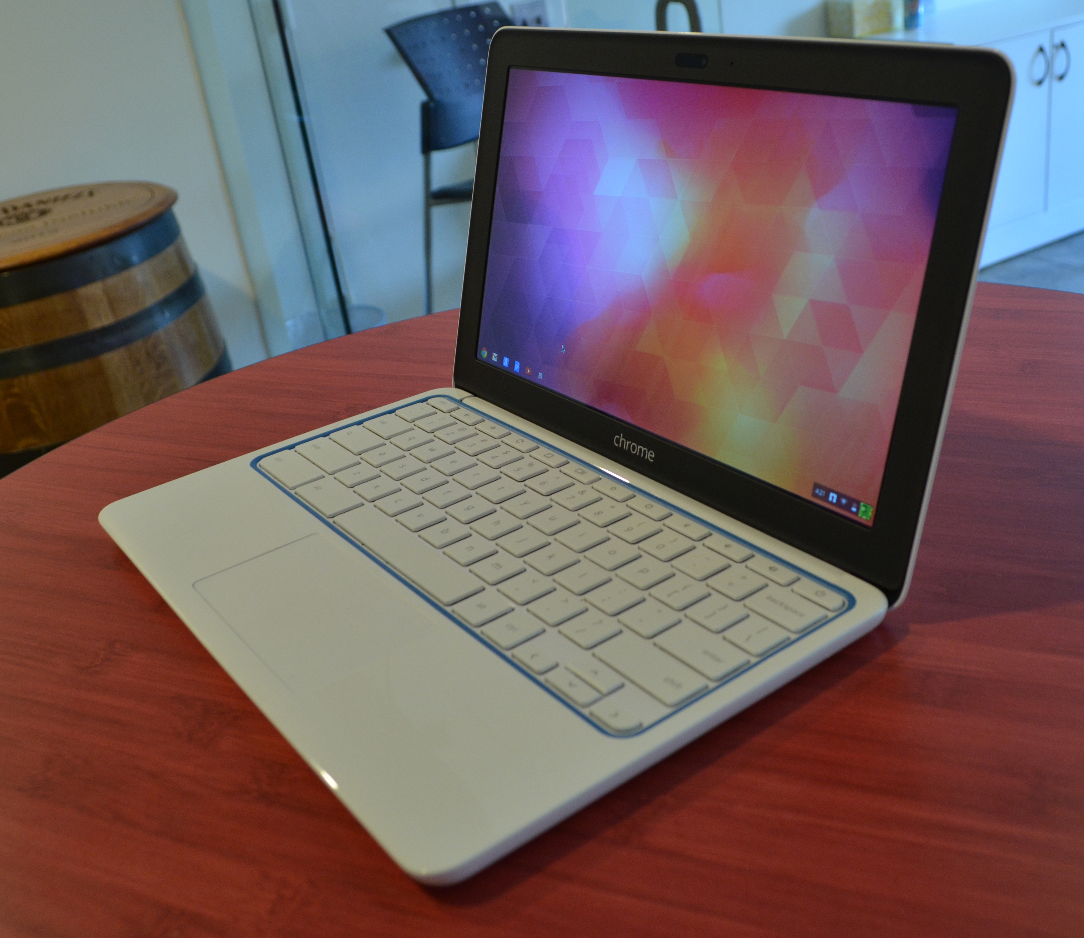 /imag/businessinsider/2013/10/18/review-googles-crazy-cheap-hp-chromebook-11-is-pretty-great.jpg
