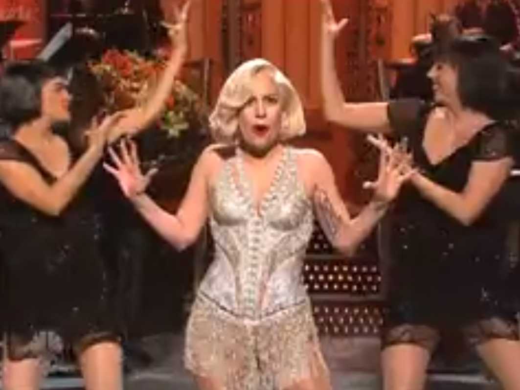 /imag/businessinsider/2013/11/17/lady-gaga-sings-about-ways-to-get-cheap-applause-in-snl-monologue.jpg
