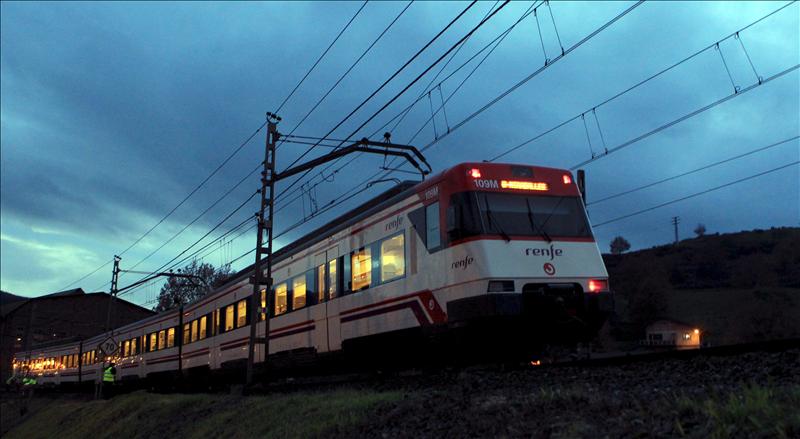/imag/efe/2011/03/28/20110328-3740043w.jpg