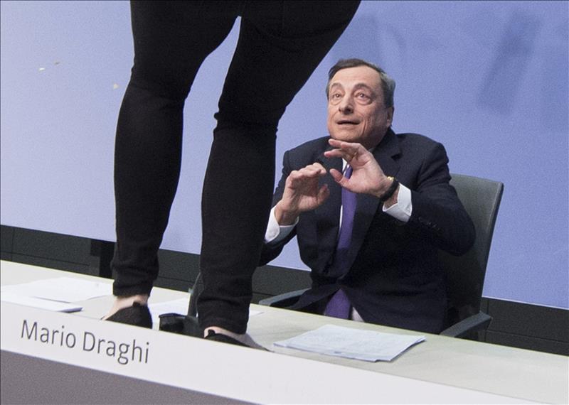 /imag/efe/2015/04/15/20150415-10714063w.jpg