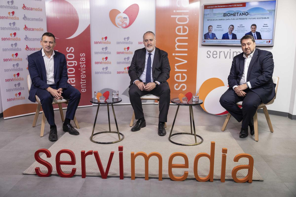 Joan Batalla, Luis Puchades y Miguel Mayrata, durante el diálogo | Foto: Jorge Villa/Servimedia