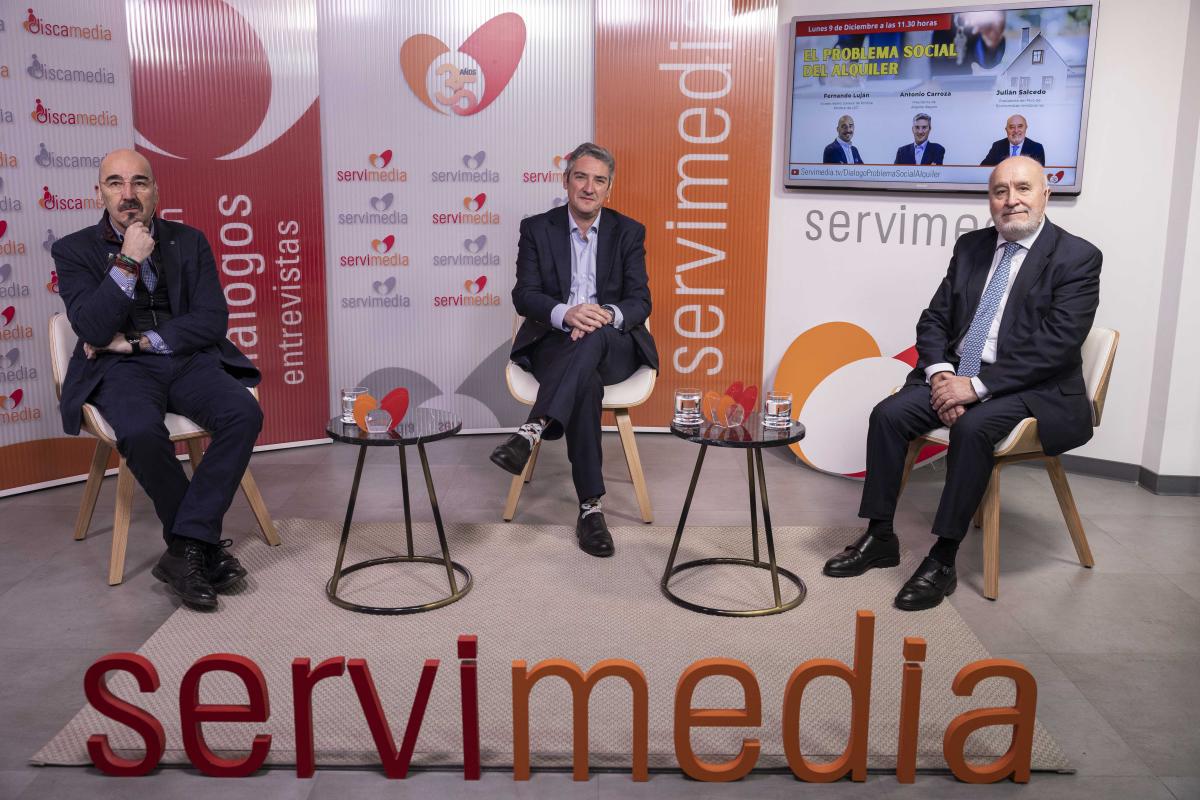 Imagen de Luján (izquierda), Carroza (centro) y Salcedo (derecha) durante el encuentro en Servimedia | Foto de Jorge Villa/Servimedia