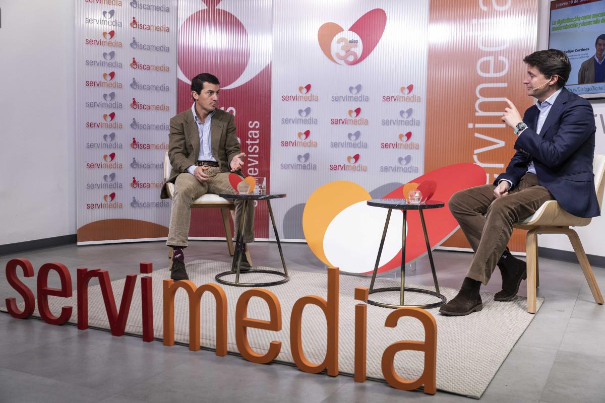 Felipe Cortines y Fernando Plaza, durante el diálogo en Servimedia | Foto de Servimedia/Jorge Villa