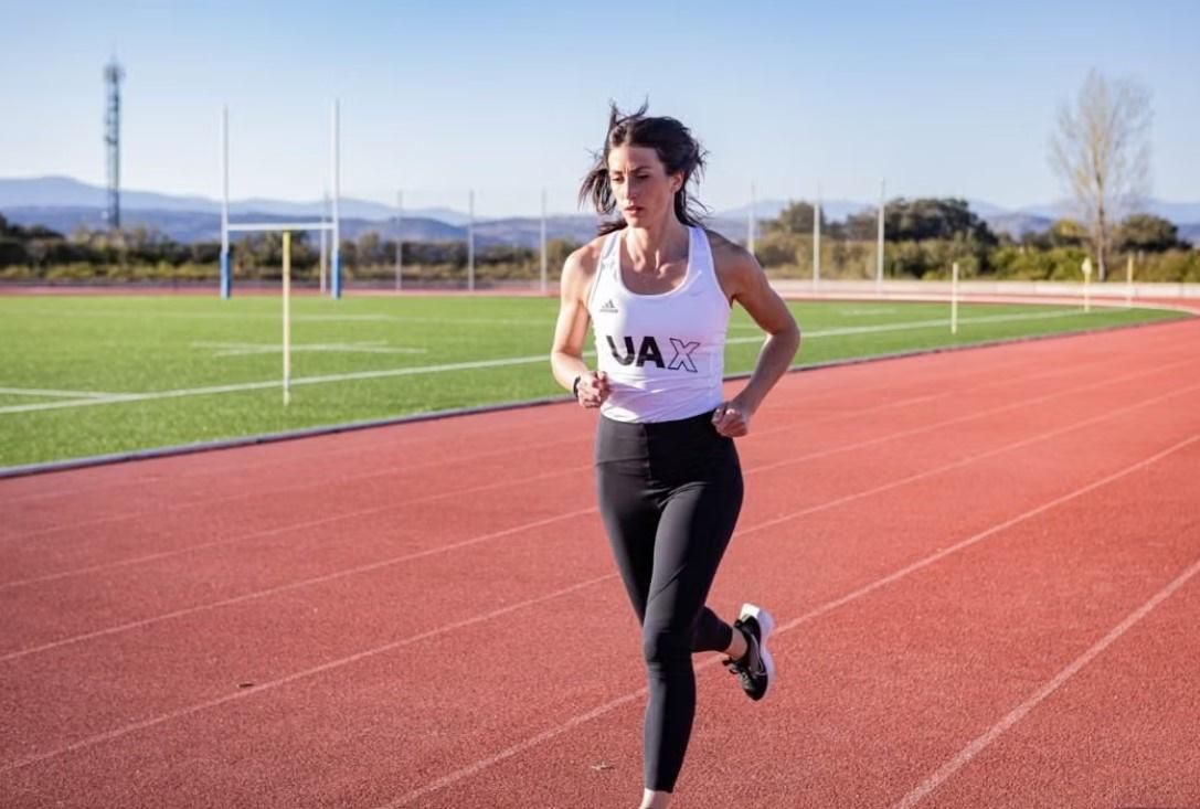 Una atleta entrenando |Foto de UAX Rafa Nadal School of Sport