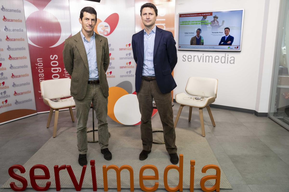 Los dos participantes en el diálogo de Servimedia sobre digitalización del sector agrícola | Foto de Servimedia/Jorge Villa