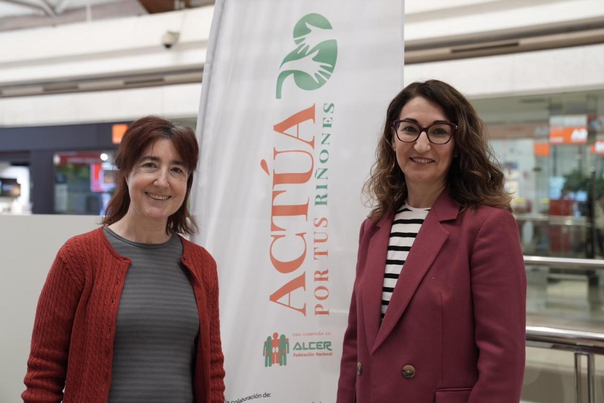 De izquierda a derecha: Beatriz Silva, presidenta de ALCER Barcelona, y Arantxa García, directora de medicina de la franquicia cardiovascular, renal y metabólica en Boehringer Ingelheim