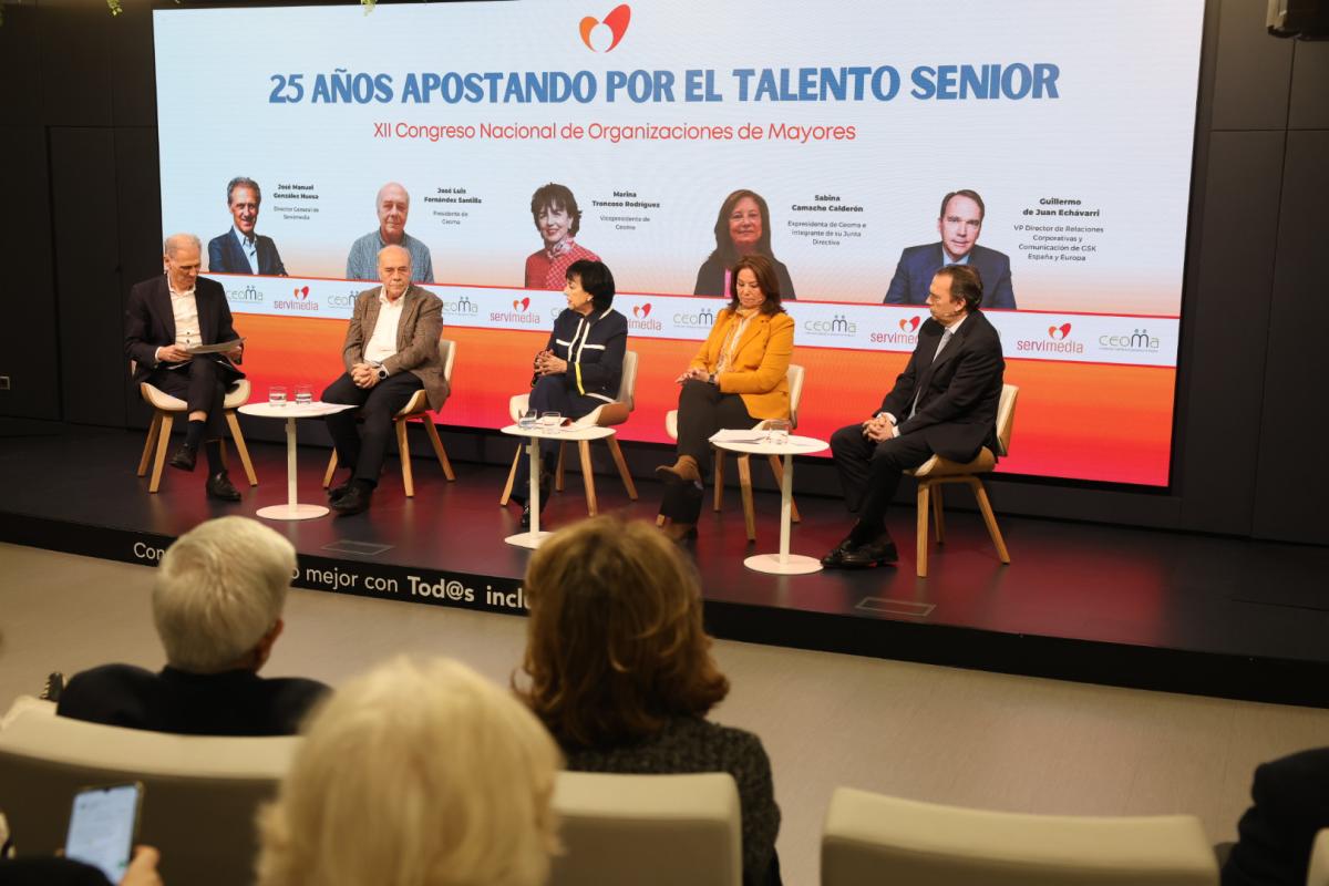 Los participantes en el diálogo de este jueves de Ceoma en Servimedia | Foto de Jorge Villa