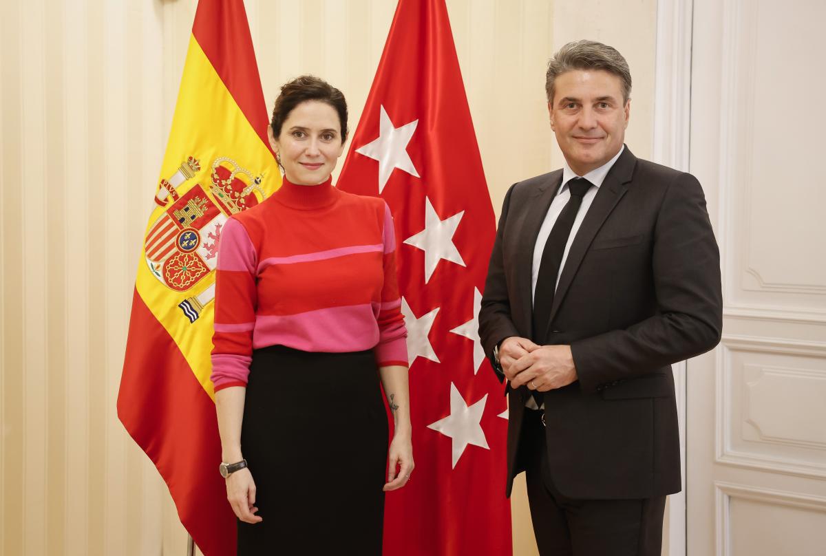 La presidenta de la Comunidad de Madrid, Isabel Díaz Ayuso, y el presidente y CEO Global de Inetum, Jacques Pommeraud | Foto de Inetum