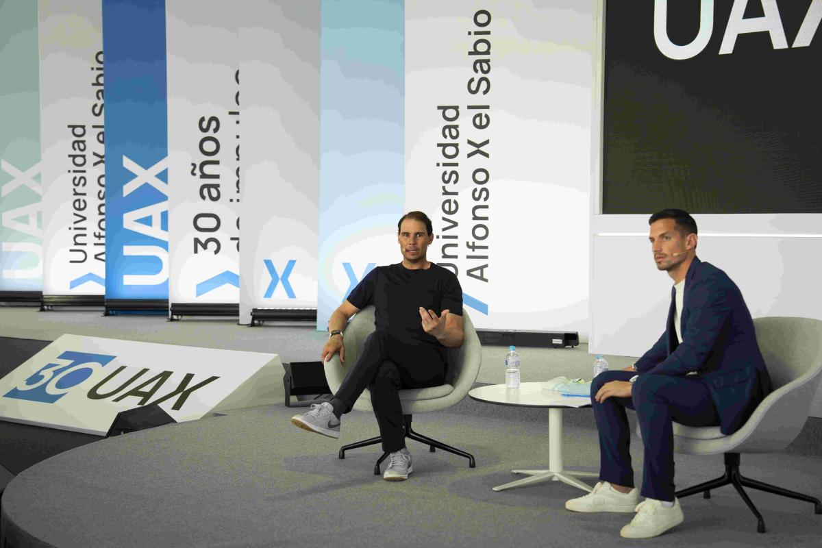 Rafa Nadal durante su intervención en la UAX | Foto de UAX