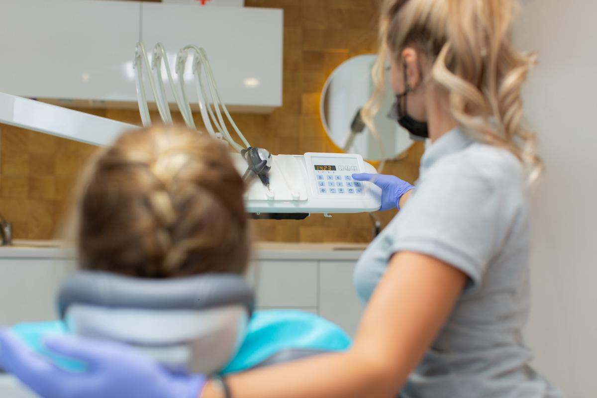 Dentista | Foto de 123RF/bureaurise