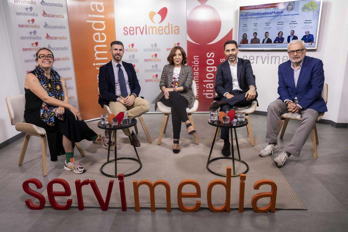 Participantes del diálogo #LaCiudadQueNosMueve en Servimedia | Foto de Servimedia