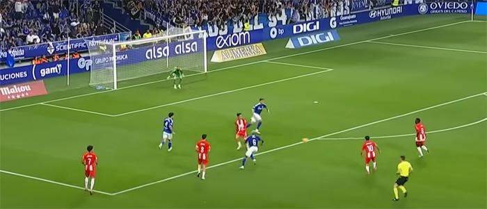 Imagen del encuentro entre el Oviedo y el Almería