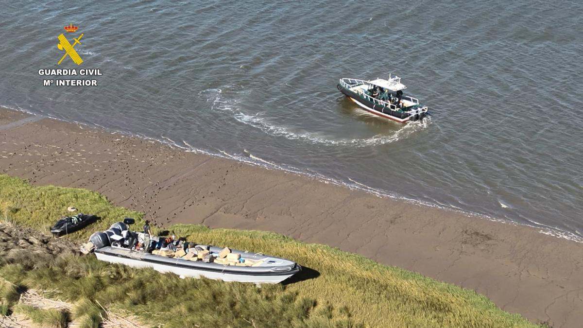 Embarcación intervenida | Foto de la Guardia Civil