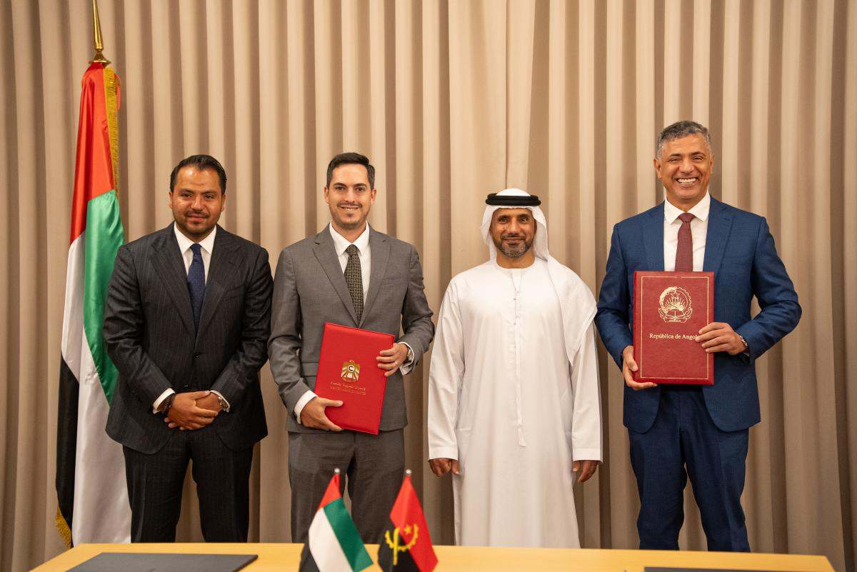 De izquierda a derecha: Emiliano Agustín Espinoza Labbé, chief Africa, Middle East&amp;Asia de Cox; Ignacio Carreras, head of PtX de AMEA Power; Su Excelencia Salem Ali Khamis Obaid Al Shamsi, embajador de los Emiratos Árabes Unidos en Angola, y João Bapt