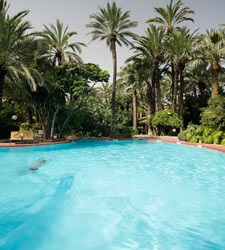 huerto-del-cura-piscina.jpg