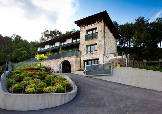 ellauri_exterior.jpg