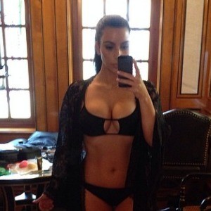 /imag/zeleb/2014/03/13/el_bikini_de_kim_era_de_su_hermana_pequena_kylye_jenner.jpg