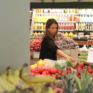 /imag/zeleb/2014/07/21/jessica_alba_2.jpg