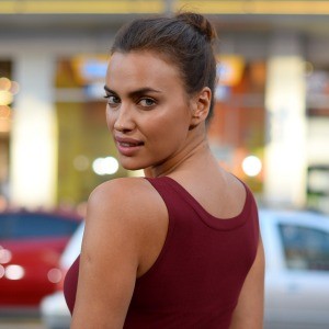 /imag/zeleb/2014/07/24/irina_shayk_10.jpg