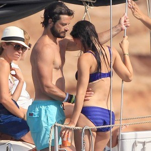 /imag/zeleb/2014/07/29/carlos_felipe_de_suecia_y_su_prometida_sofia_hellqvist_en_ibiza_0.jpg