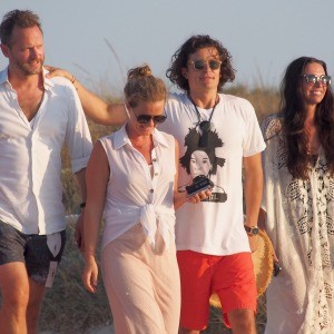 /imag/zeleb/2014/08/01/orlando_bloom_disfruta_con_sus_amigos_en_formentera_0.jpg
