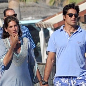 /imag/zeleb/2014/08/04/lourdes_montes_y_fran_rivera_paseando_por_las_calles_de_marbella_0.jpg