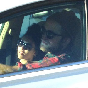 /imag/zeleb/2014/09/23/robert_pattinson_y_tahliah_barnett_compartiendo_coche__0.jpg