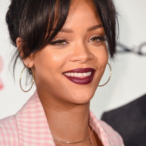 /imag/zeleb/2014/11/19/previa_rihanna_3.jpg