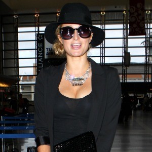 /imag/zeleb/2014/12/12/paris_hilton_17.jpg