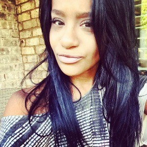 /imag/zeleb/2015/02/06/bobbi_kristina_tenia_18_anos_cuando_su_madre_fallecio_1.jpg