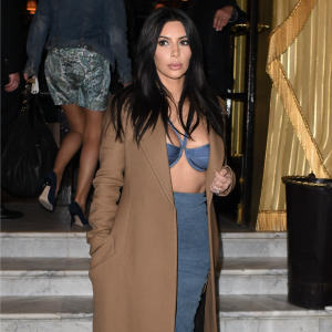 /imag/zeleb/2015/04/15/kim_kardashian_y_su_combinacion_en_paris_0.png